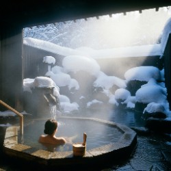 Japan winter onsens Intro | etravelogs