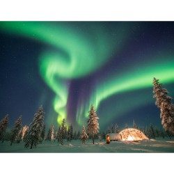 Winter Europe Northern Lights Intro | etravelogs.com